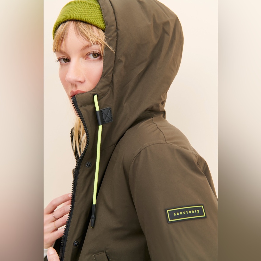 Sanctuary reversible Women's Khaki/camo green down winter Jacket with Hood
